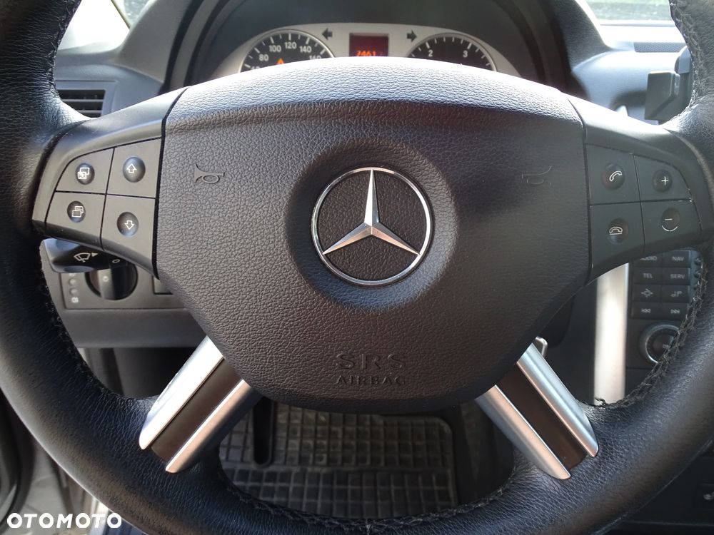Mercedes-Benz Klasa B 200 CDI Special Edition - 23