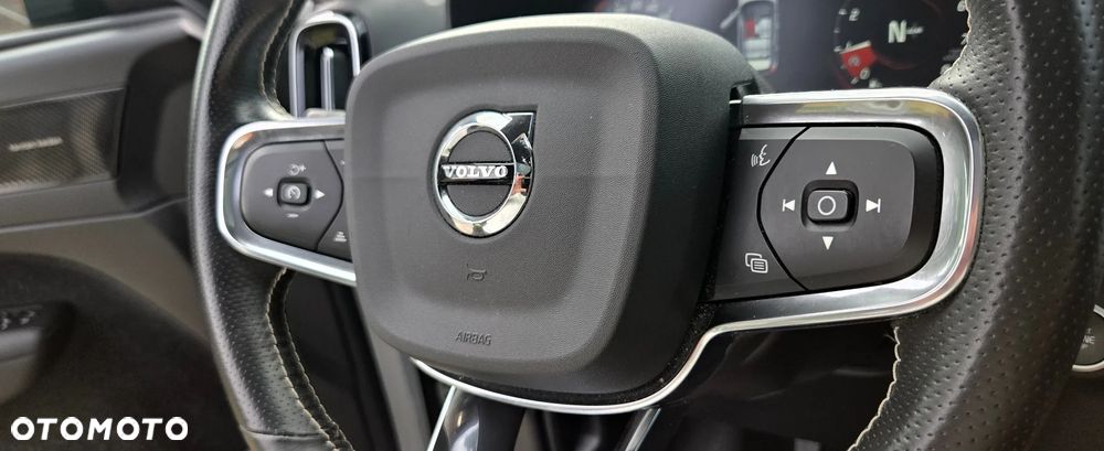 Volvo XC 40 T3 R-Design - 30