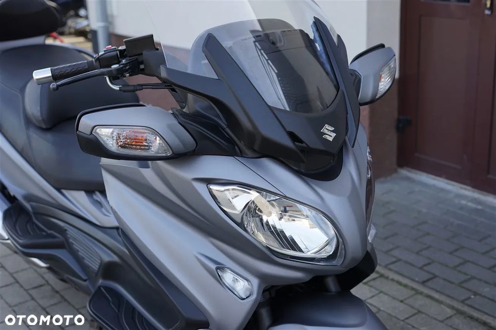 Suzuki Burgman - 11