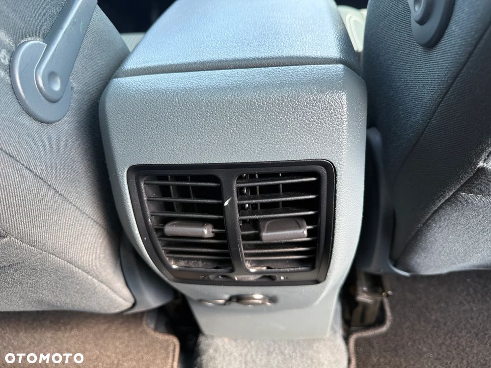 Ford C-MAX 2.0 TDCi Titanium - 32