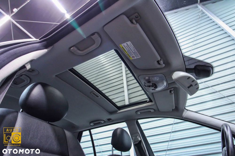 Mercedes-Benz Klasa C 200 T Kompressor Automatik Avantgarde Sport Edition - 12