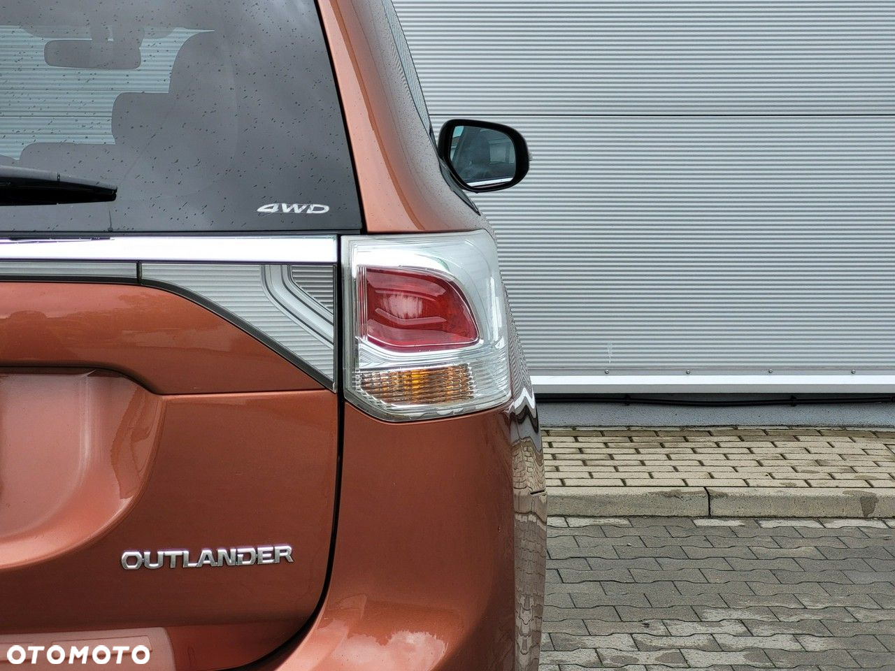 Mitsubishi Outlander - 16