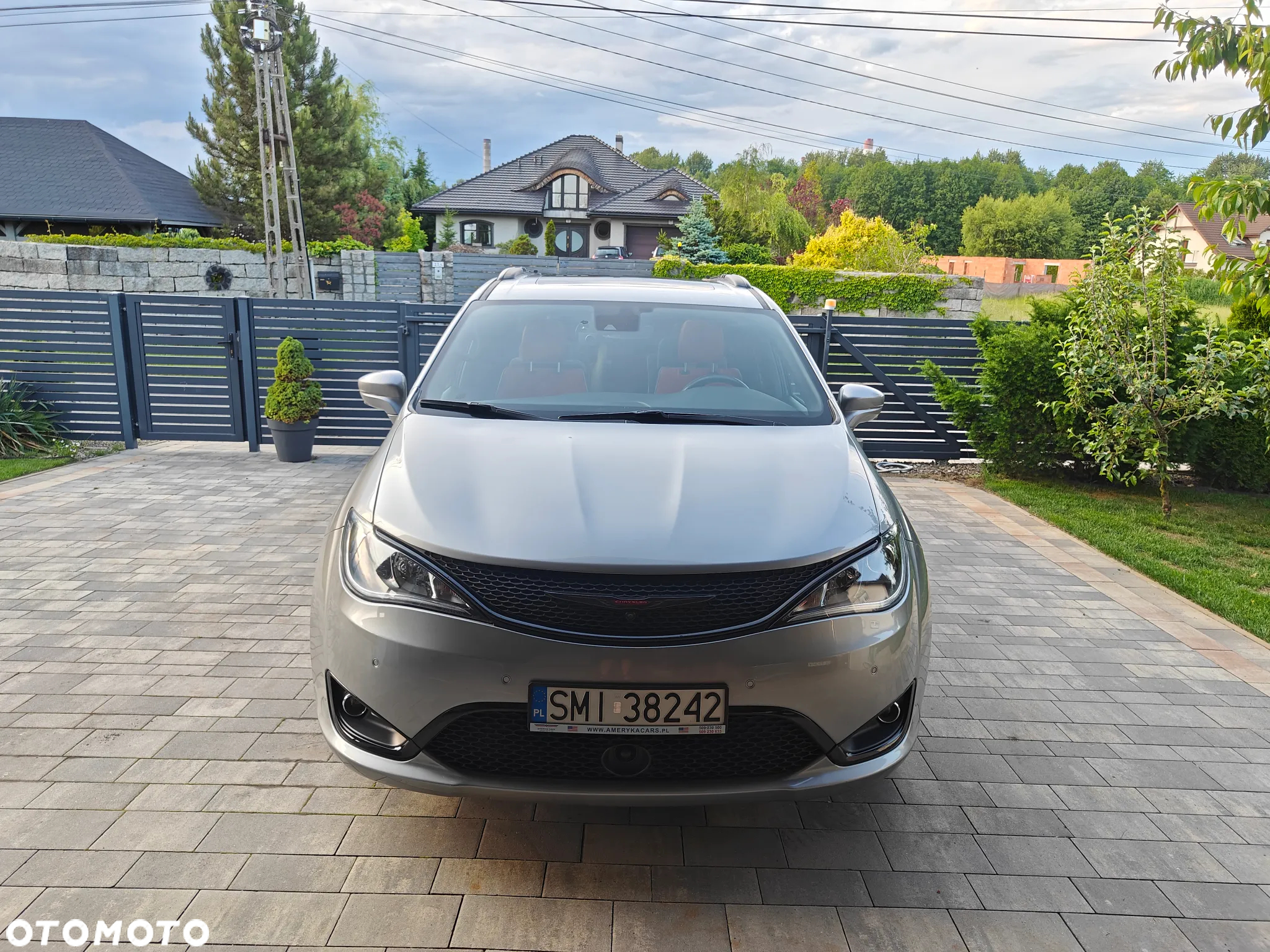 Chrysler Pacifica - 6