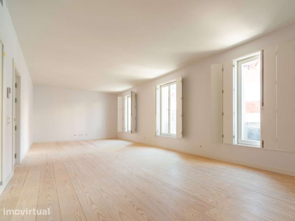 Duplex T3, com varanda, 2 lugares de garagem e arrecadação - Grande imagem: 4/26