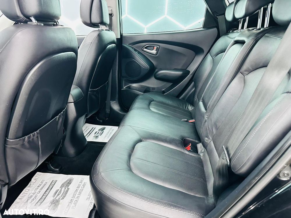 Hyundai ix35 1.7 CRDI 2WD blue Finale Silver - 16