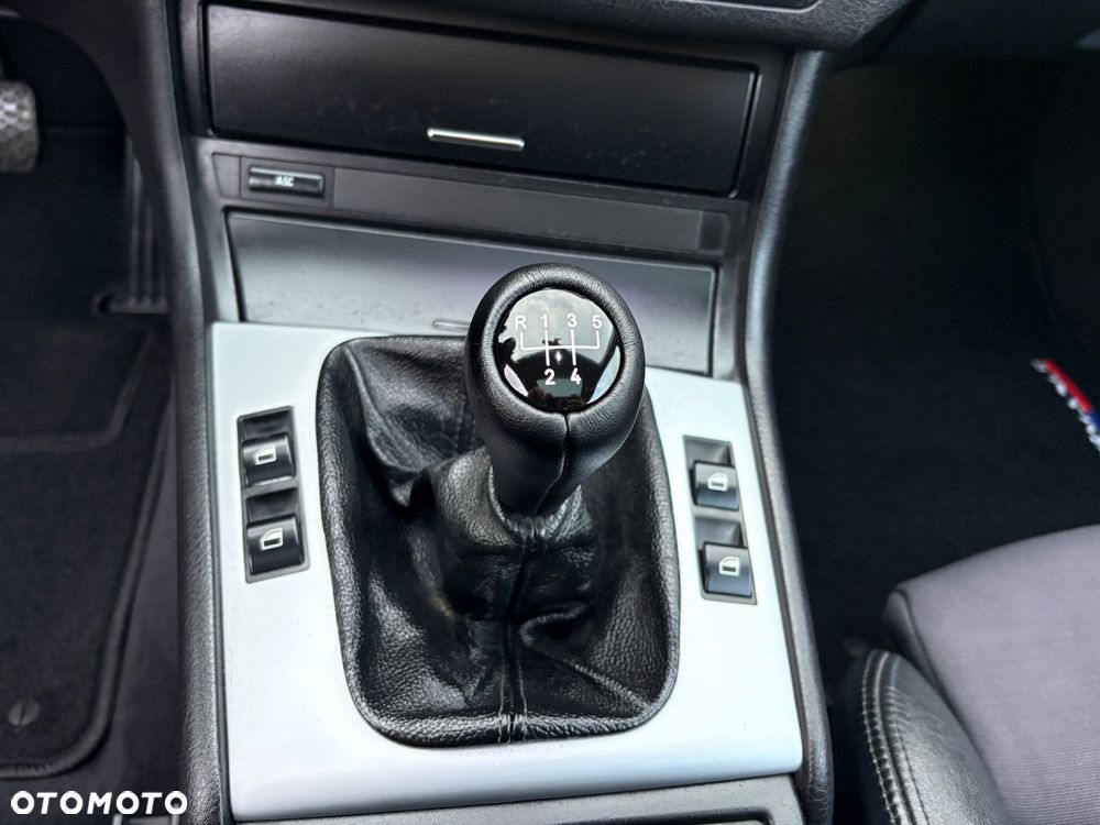 BMW Seria 3 323i - 38