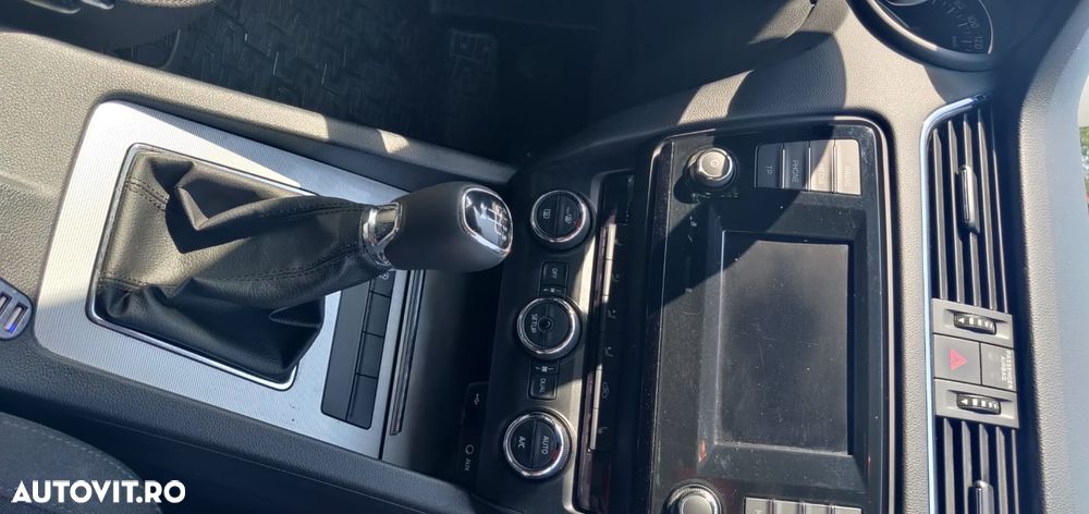 Skoda Octavia 1.6 TDI ELEGANCE - 10