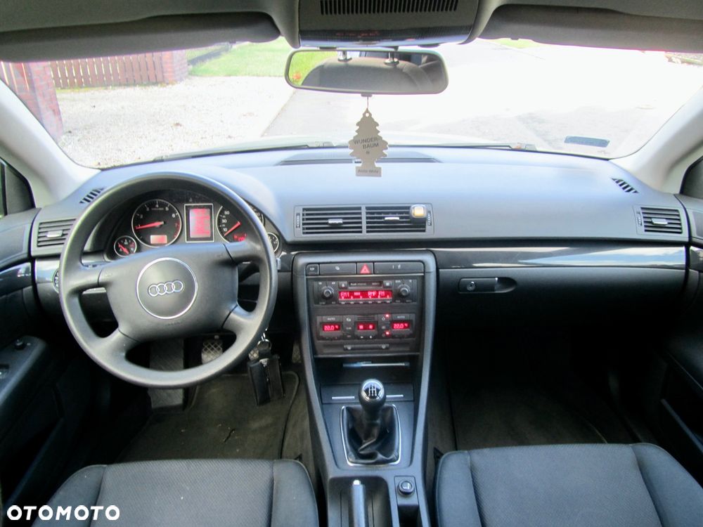 Audi A4 Avant 1.6 - 12