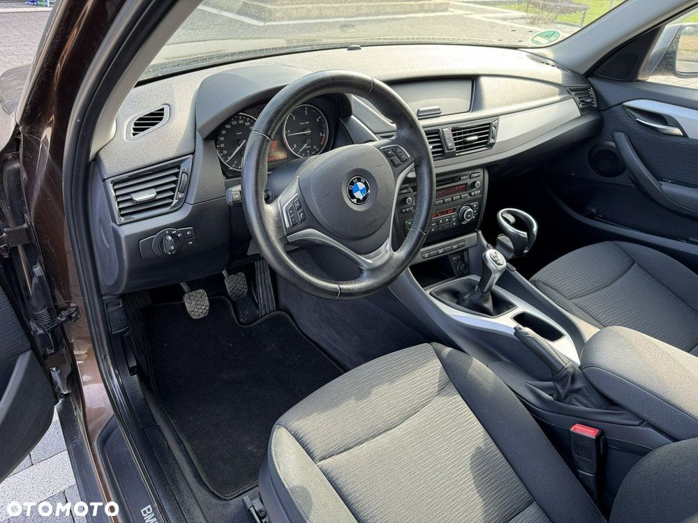 BMW X1 sDrive18d xLine - 16