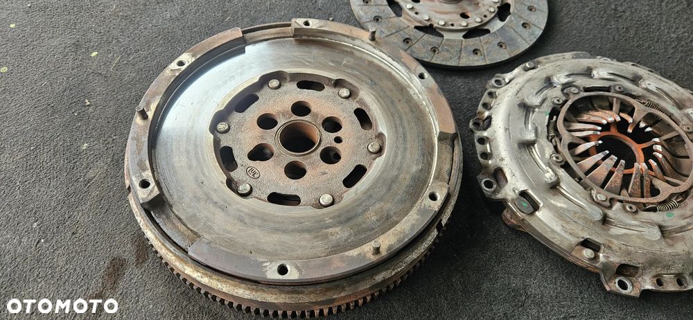 Sprzęgło dwumasowe tarcza docisk Peugeot 308 3008 508 Citroen C4 II B7 1,6 E- HDI - 2