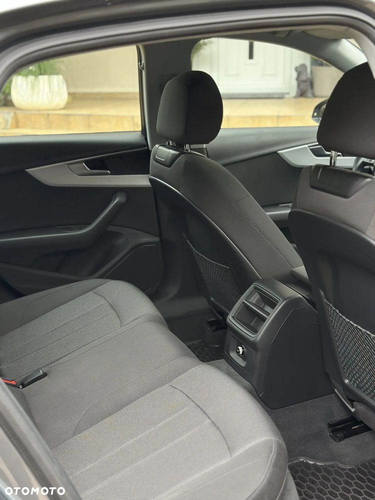 Audi A4 Limousine 35 TDI S tronic - 11