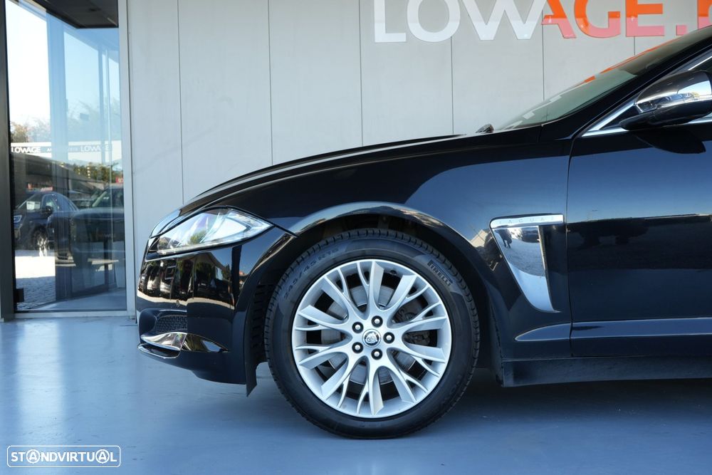 Jaguar XF 2.2 D Luxury - 17
