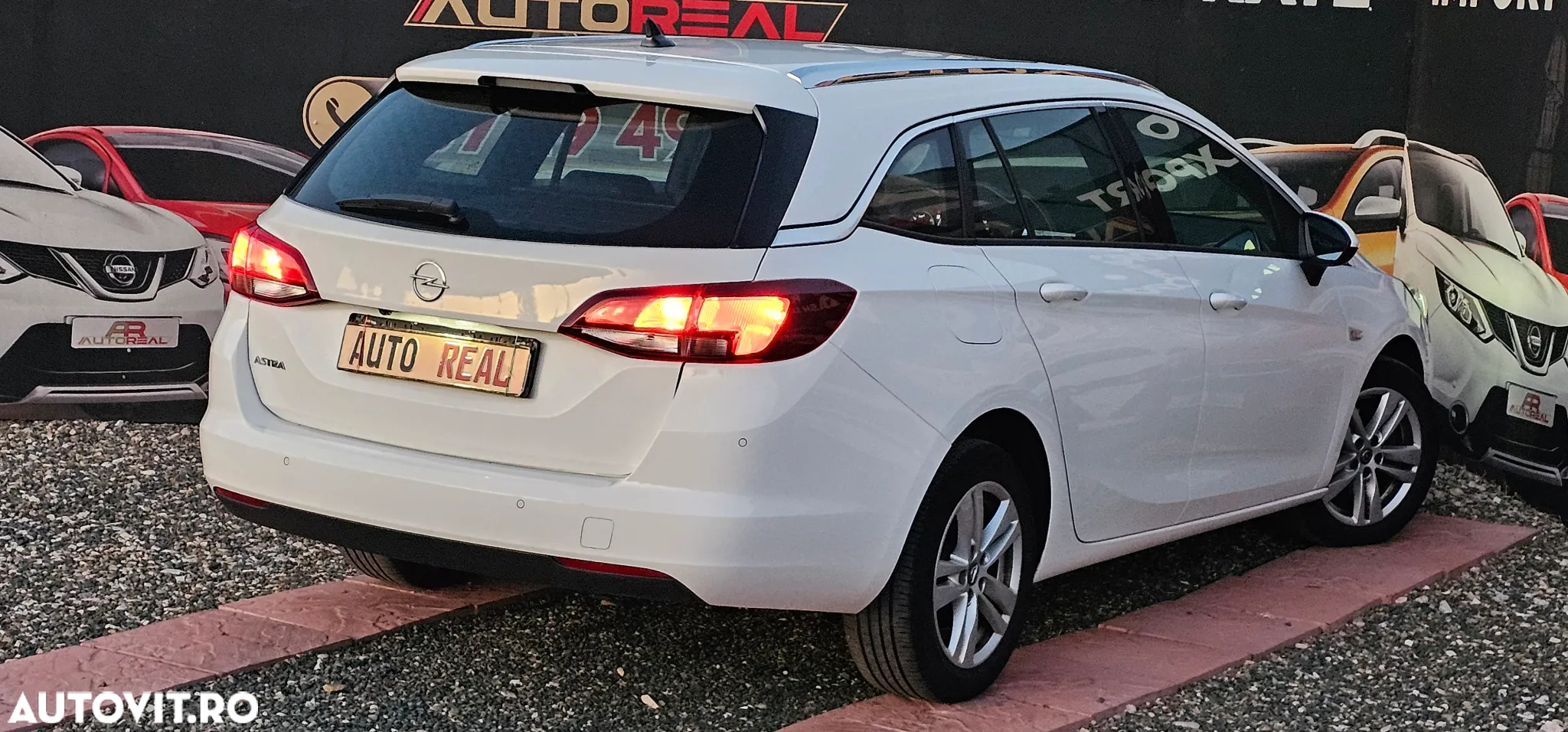 Opel Astra Sport Tourer 1.5 Start/Stop Elegance - 4