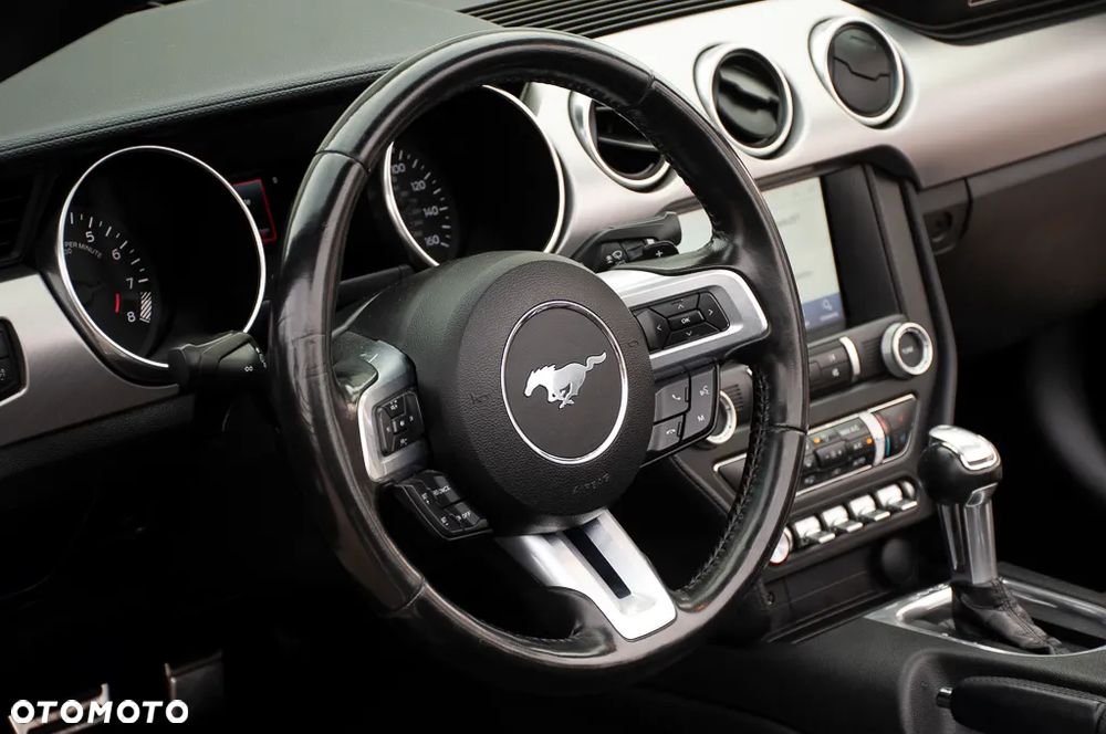 Ford Mustang - 39