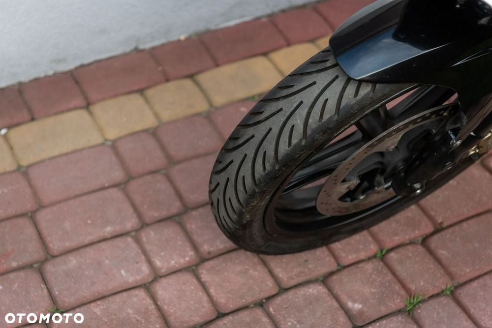 Yamaha YZF - 8