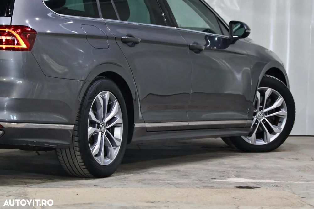 Volkswagen Passat 1.6 TDI SCR DSG Comfortline - 30