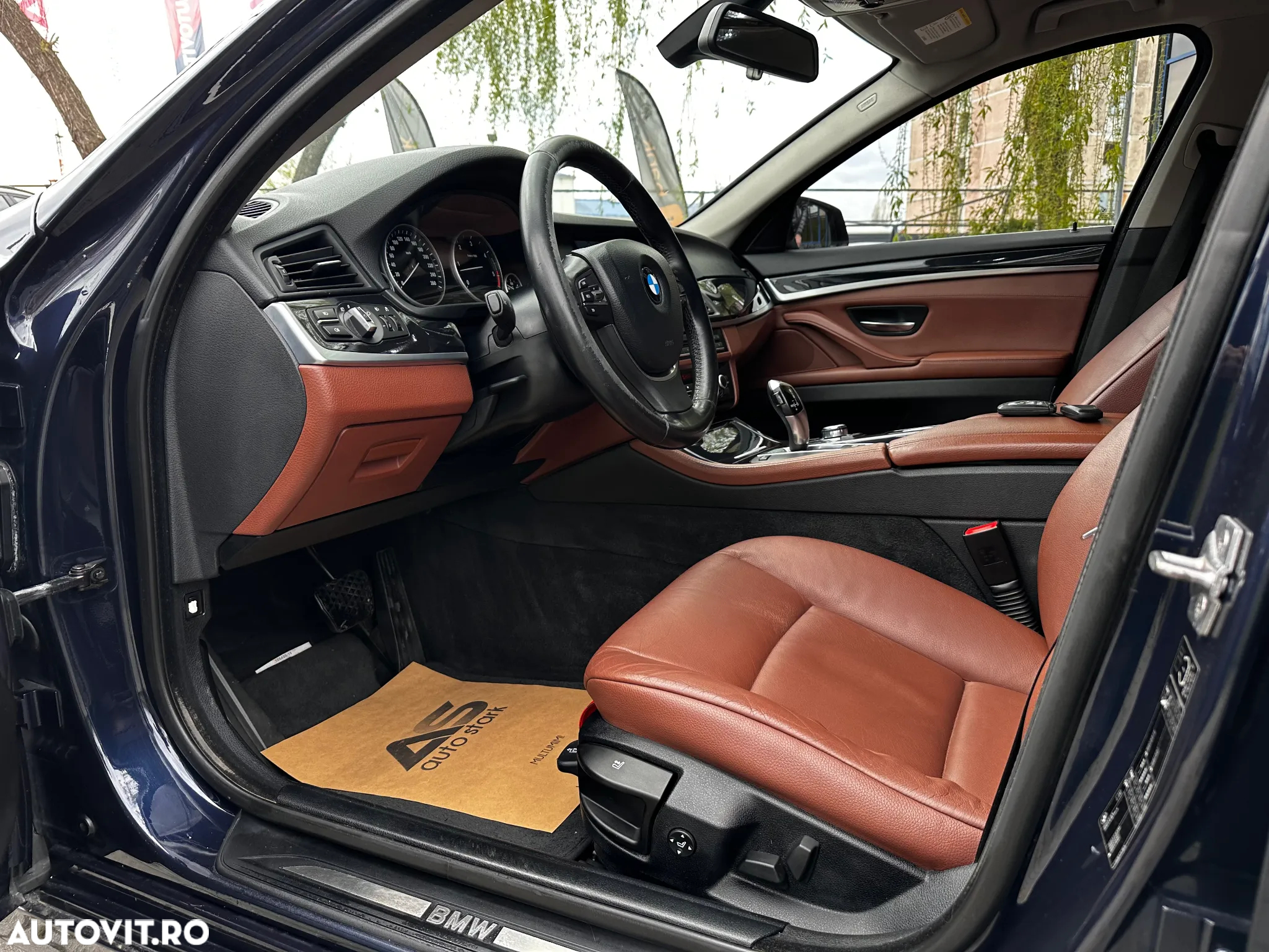 BMW Seria 5 525d Aut. - 16