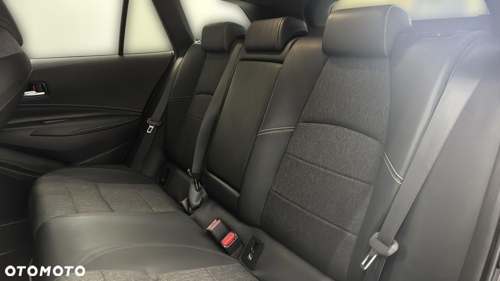 Toyota Corolla 2.0 Hybrid Style - 17