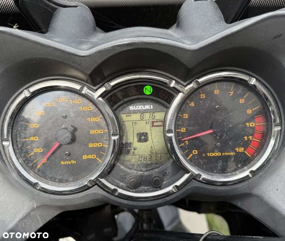 Suzuki V-STROM - 9