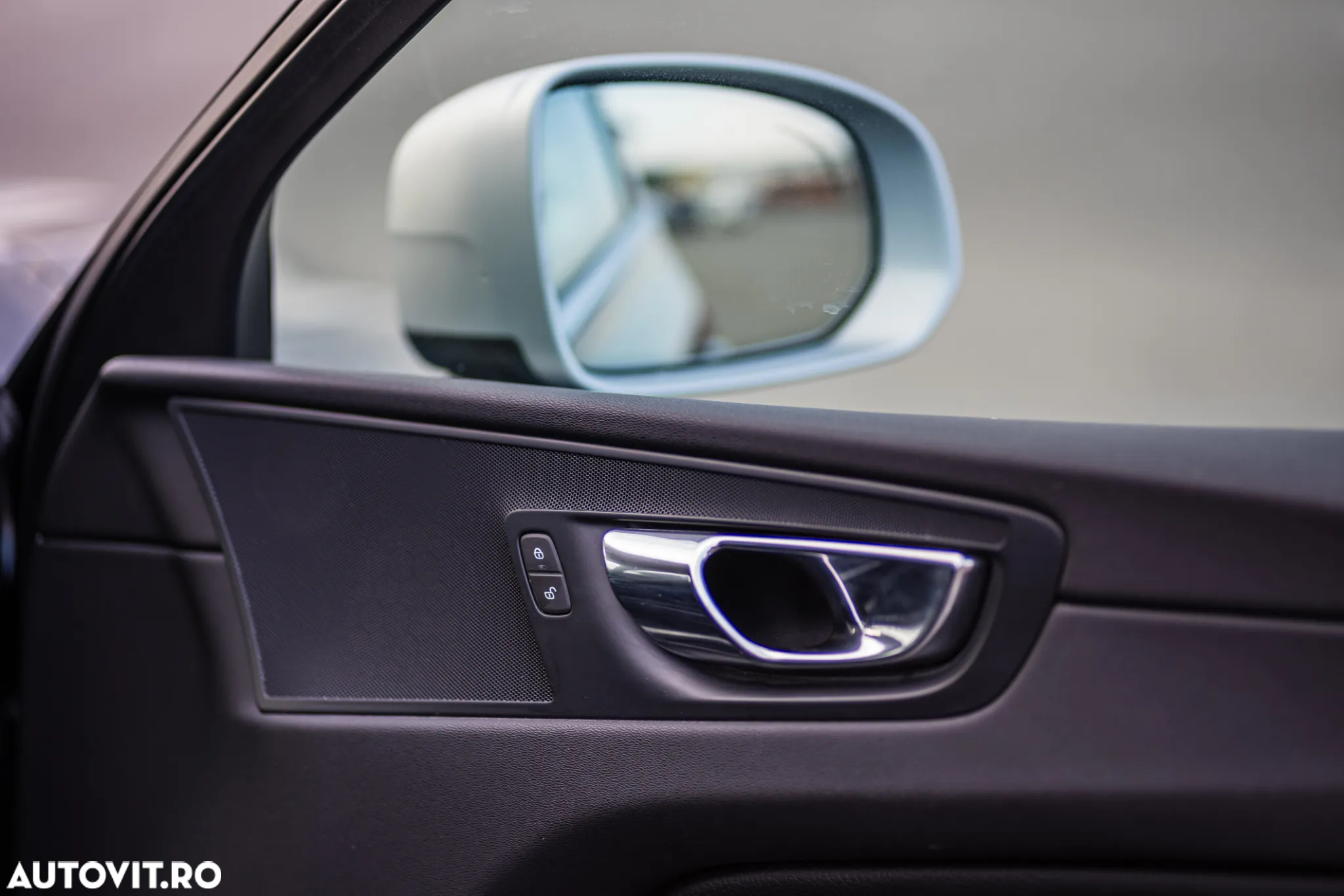 Volvo XC 60 D4 AWD Geartronic RDesign - 15