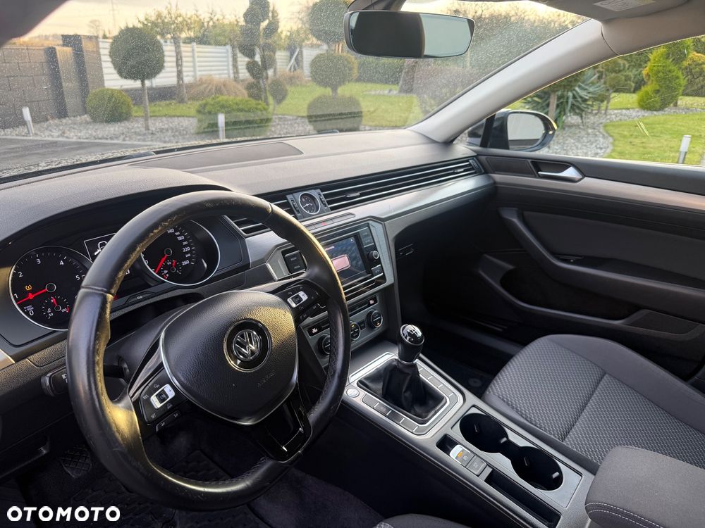 Volkswagen Passat 1.6 TDI BMT Comfortline - 8