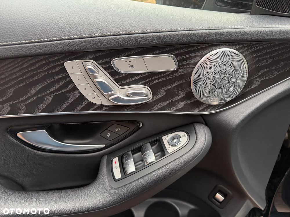 Mercedes-Benz GLC - 33