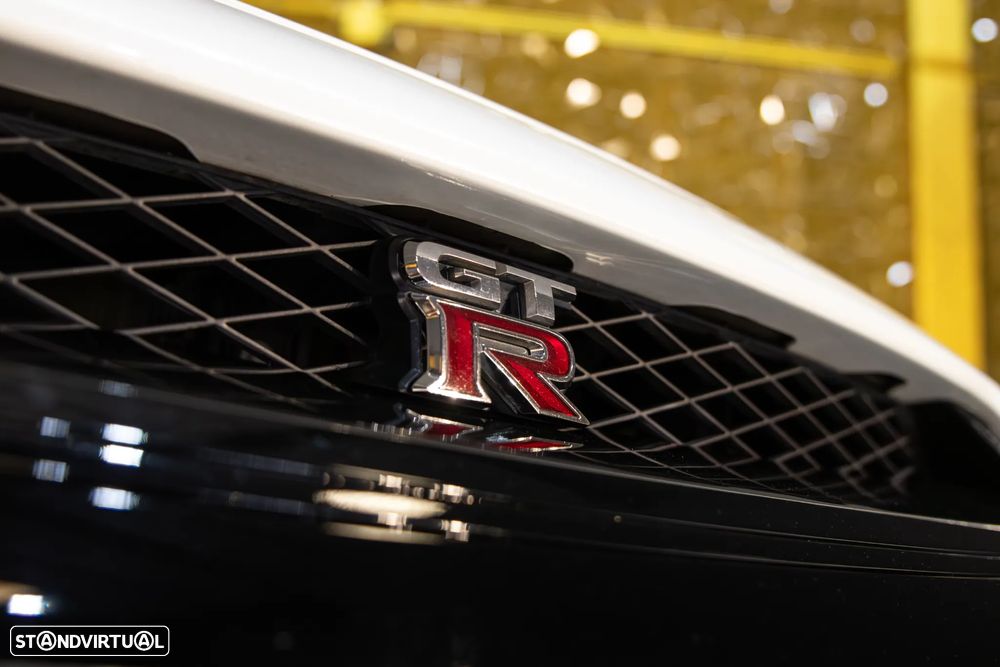 Nissan GT-R Black Edition - 11