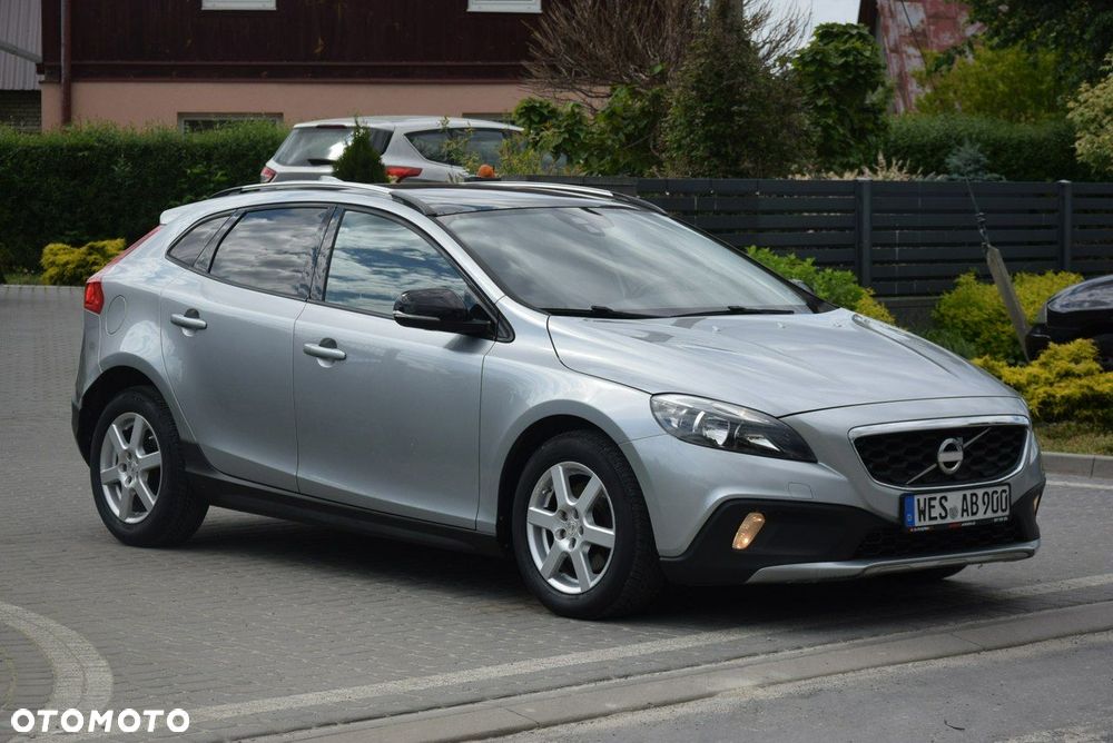 Volvo V40 Cross Country D2 Momentum - 1