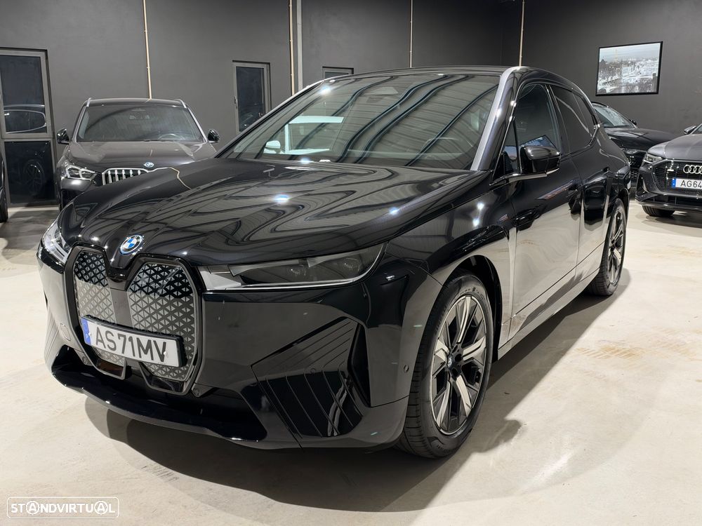 BMW iX xDrive 40 Pack Desportivo - 7
