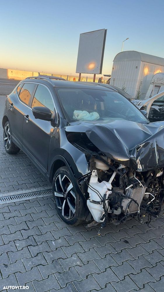 Dezmembram Nissan Qashqai 1.3 TCE din 2021 automat - 3