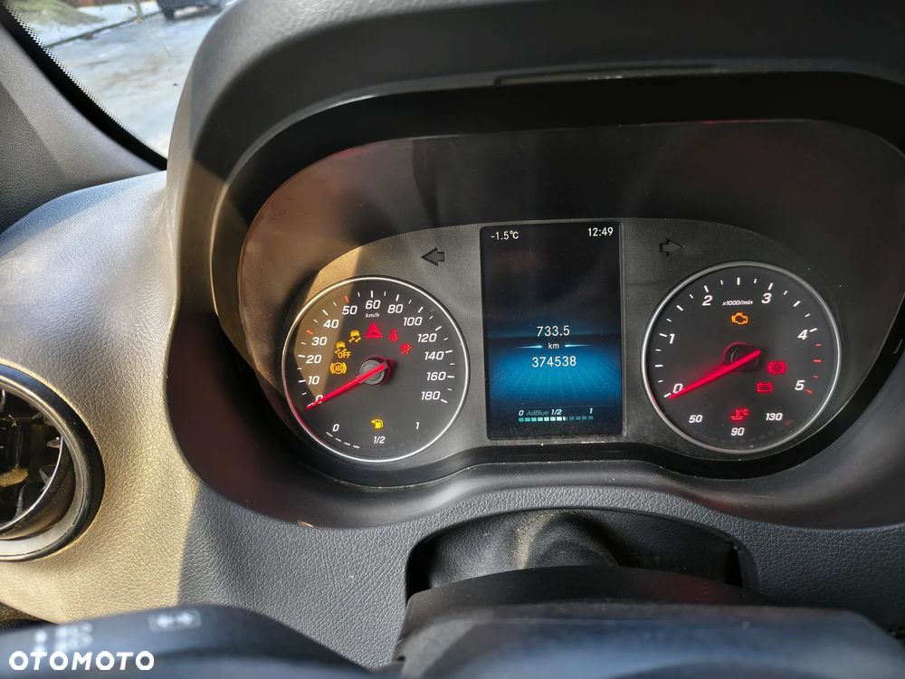 Mercedes-Benz Sprinter - 15