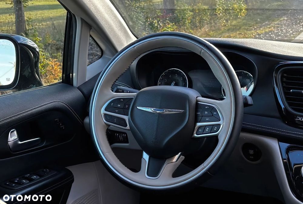 Chrysler Pacifica - 9