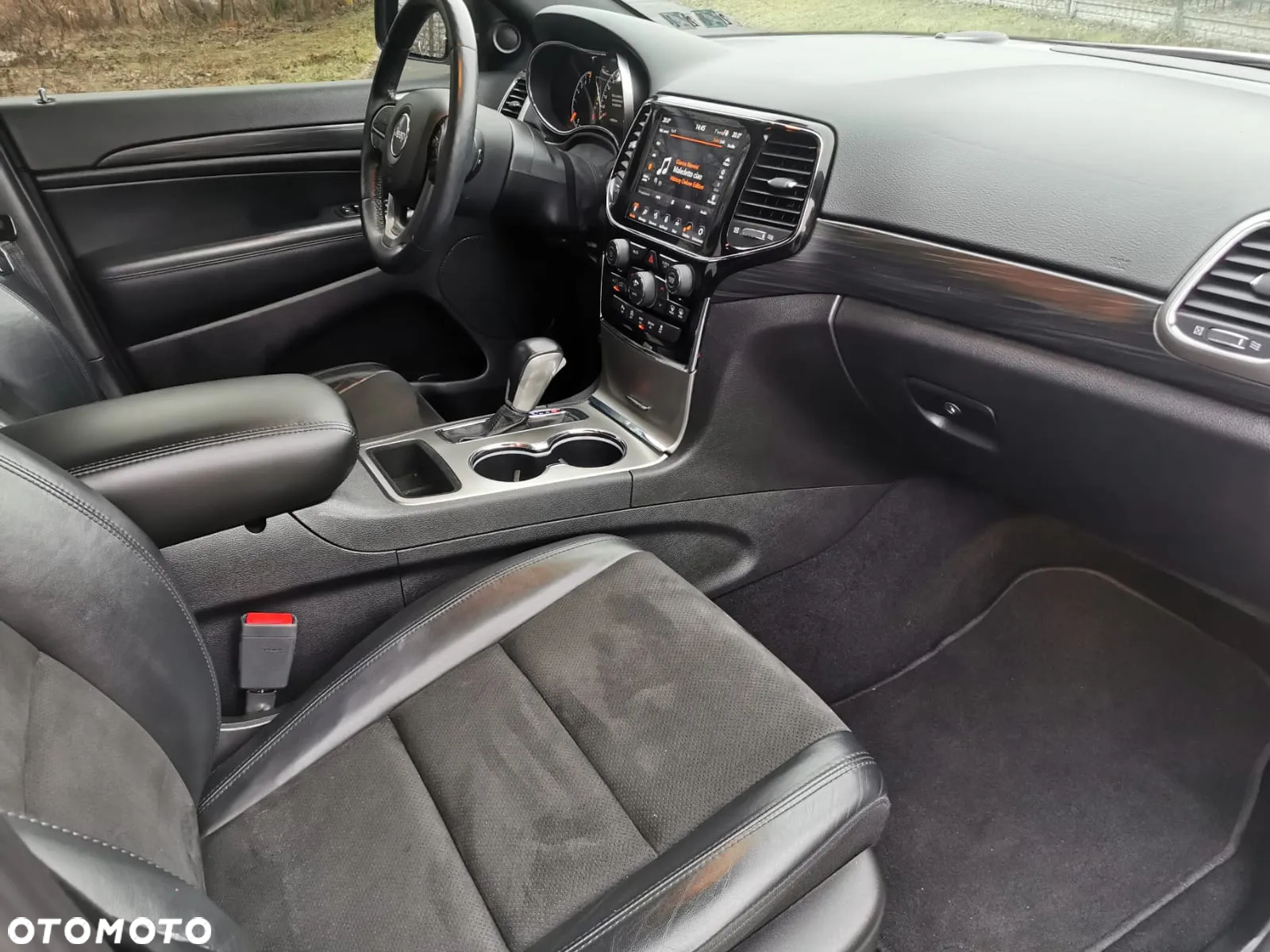 Jeep Grand Cherokee - 17