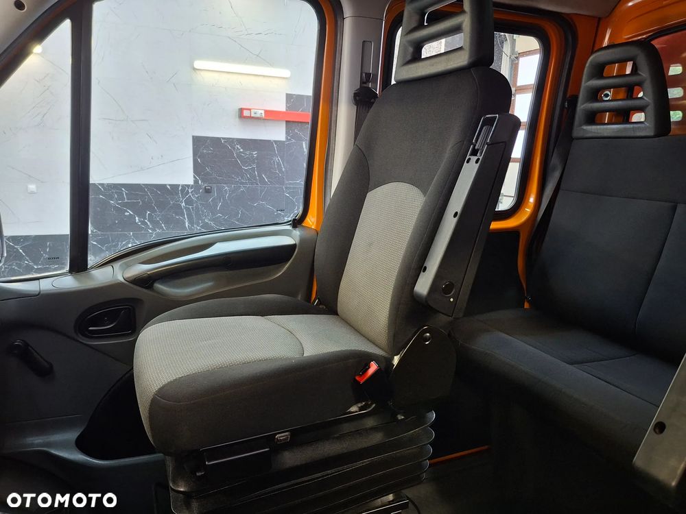 Iveco Daily 35S14 Doka Dubel Brygadówka Służba Drogowa Silnik 3.0 Pomarańczowy 6 Miejsc Hak Kamera Cofania Webasto Ogrzewanie Postojowe Plandeka Tablica Świetlna Światła Ostrzegawcze - 17