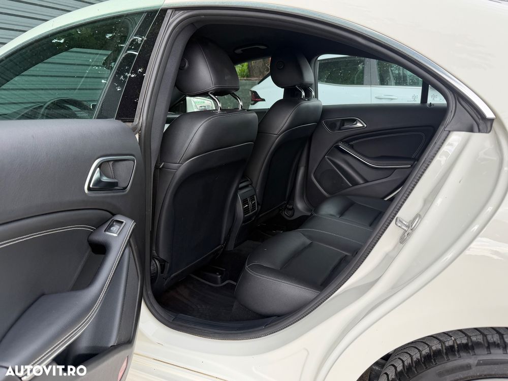 Mercedes-Benz CLA 200 d 7G-DCT Urban - 15