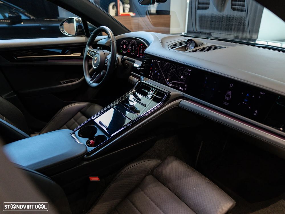 Porsche Panamera 4 E-Hybrid - 44
