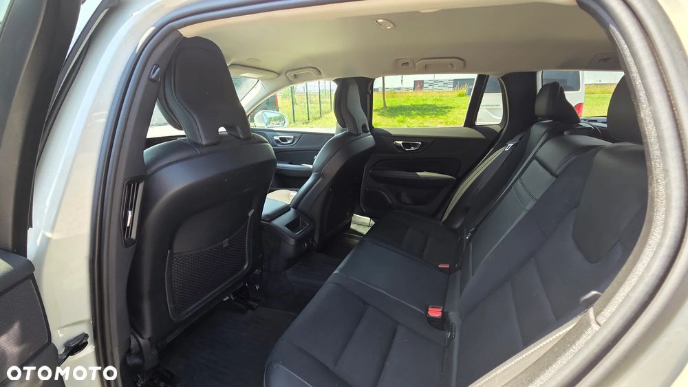 Volvo V60 D3 SCR Momentum - 11