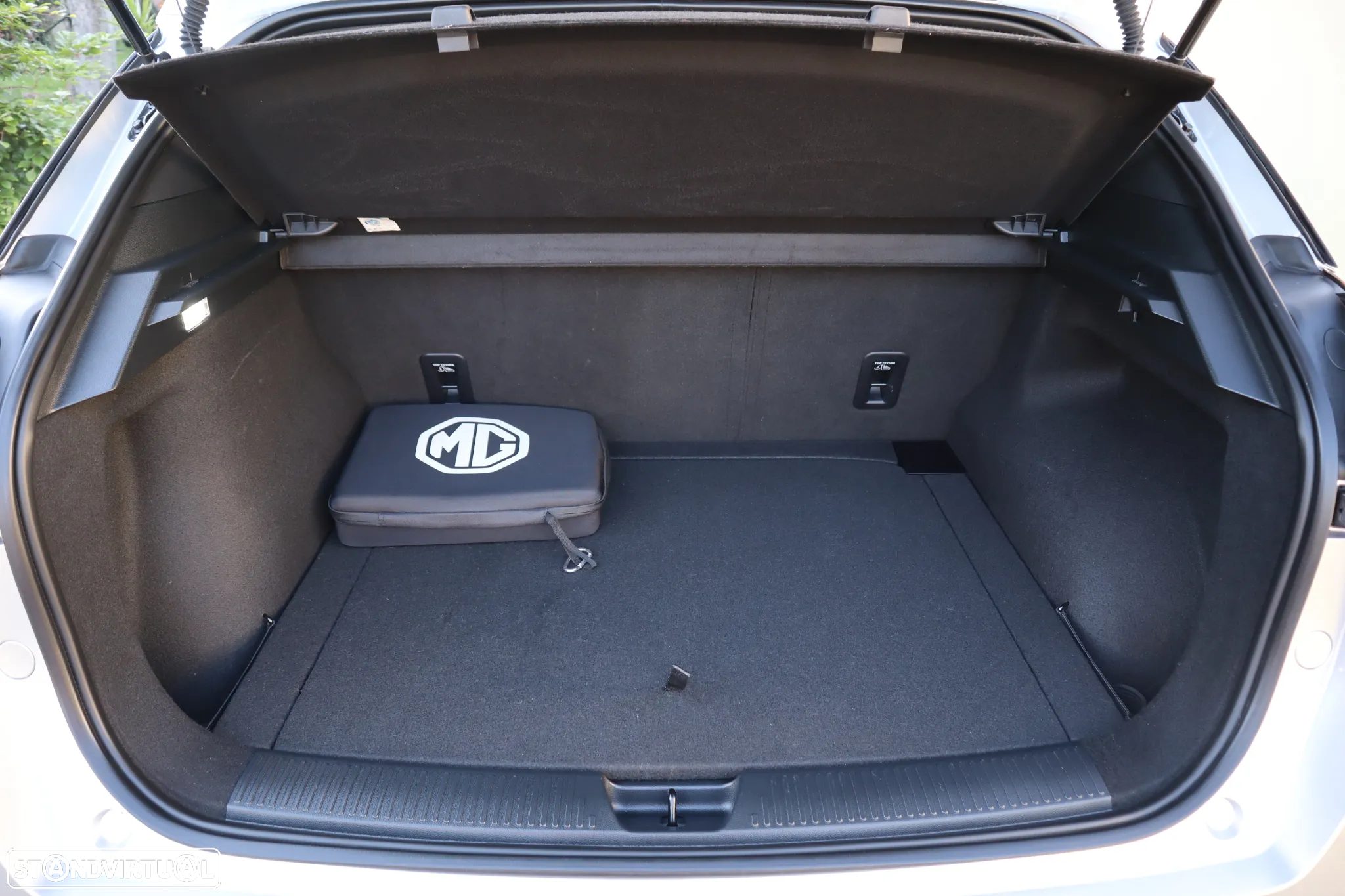 MG MG4 64 kWh Luxury - 11