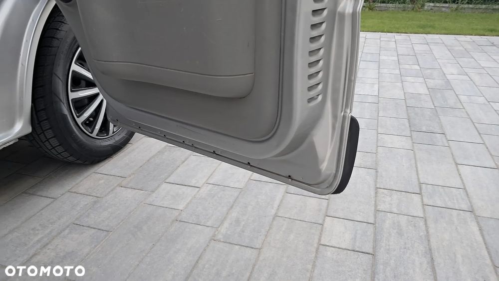 Opel Vivaro L2H1 2.9t - 17