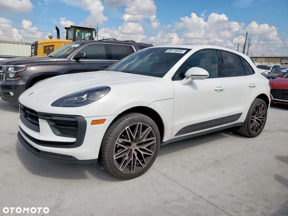 Porsche Macan - 1