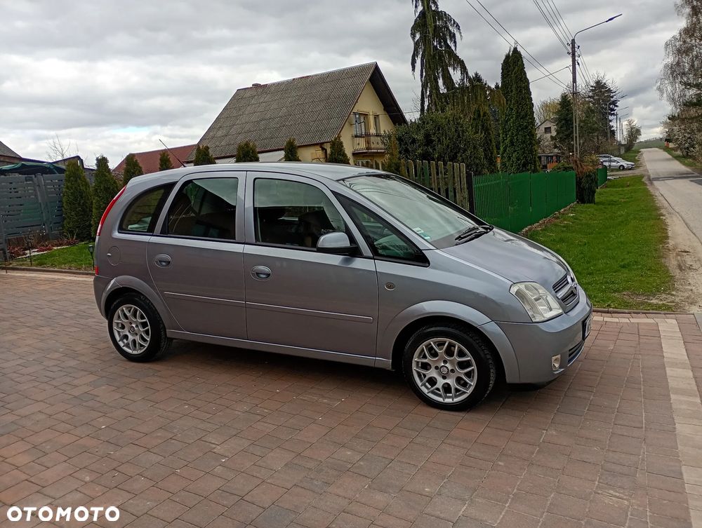 Opel Meriva 1.8 16V Cosmo - 2