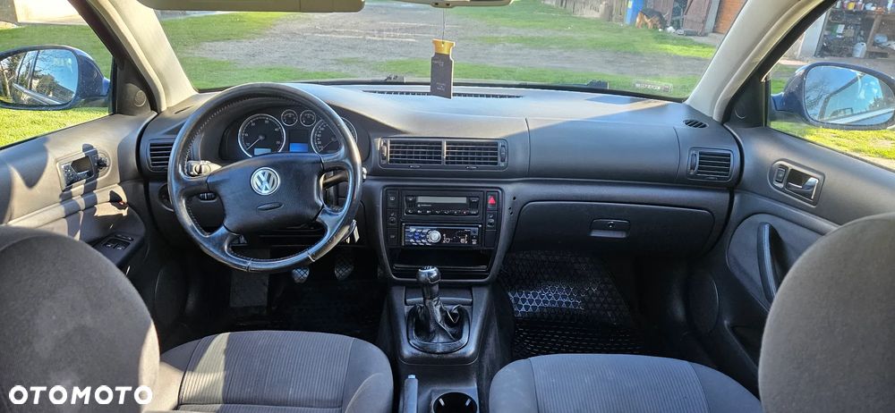 Volkswagen Passat 1.9 TDI Basis - 5