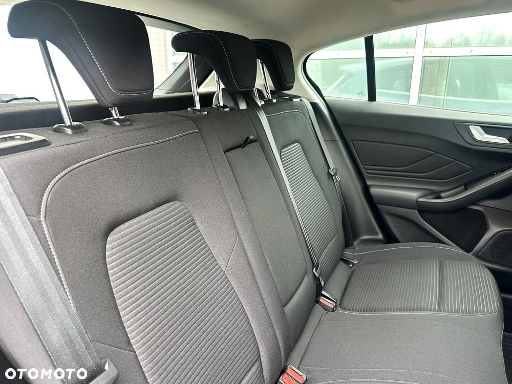 Ford Focus 1.0 EcoBoost Titanium X - 29