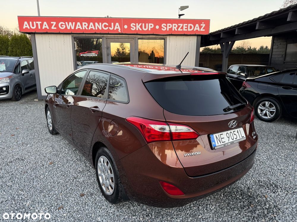 Hyundai i30 1.6 CRDi Classic + - 17