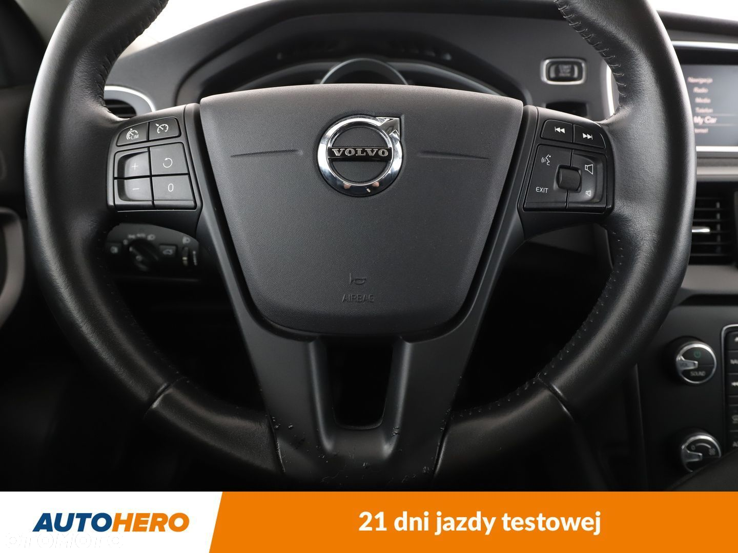 Volvo V40 - 18