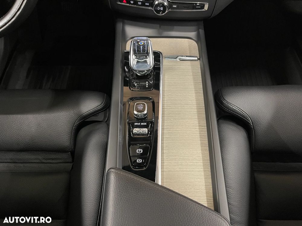 Volvo XC 60 Recharge T8 Twin Engine eAWD Inscription - 24