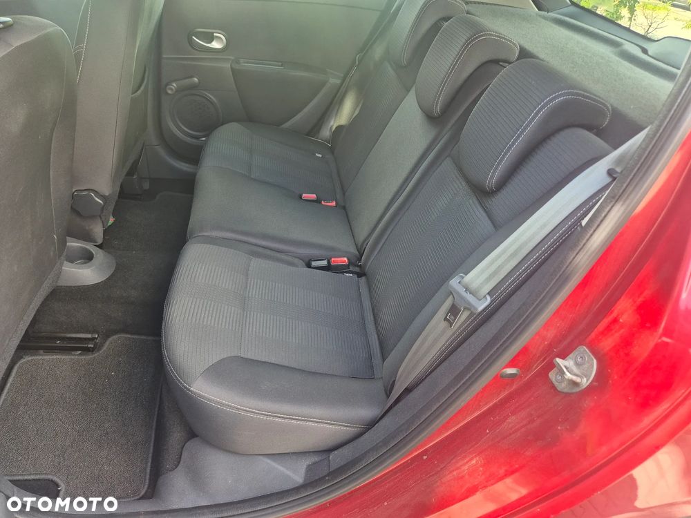 Renault Clio 1.2 16V Privilege - 12