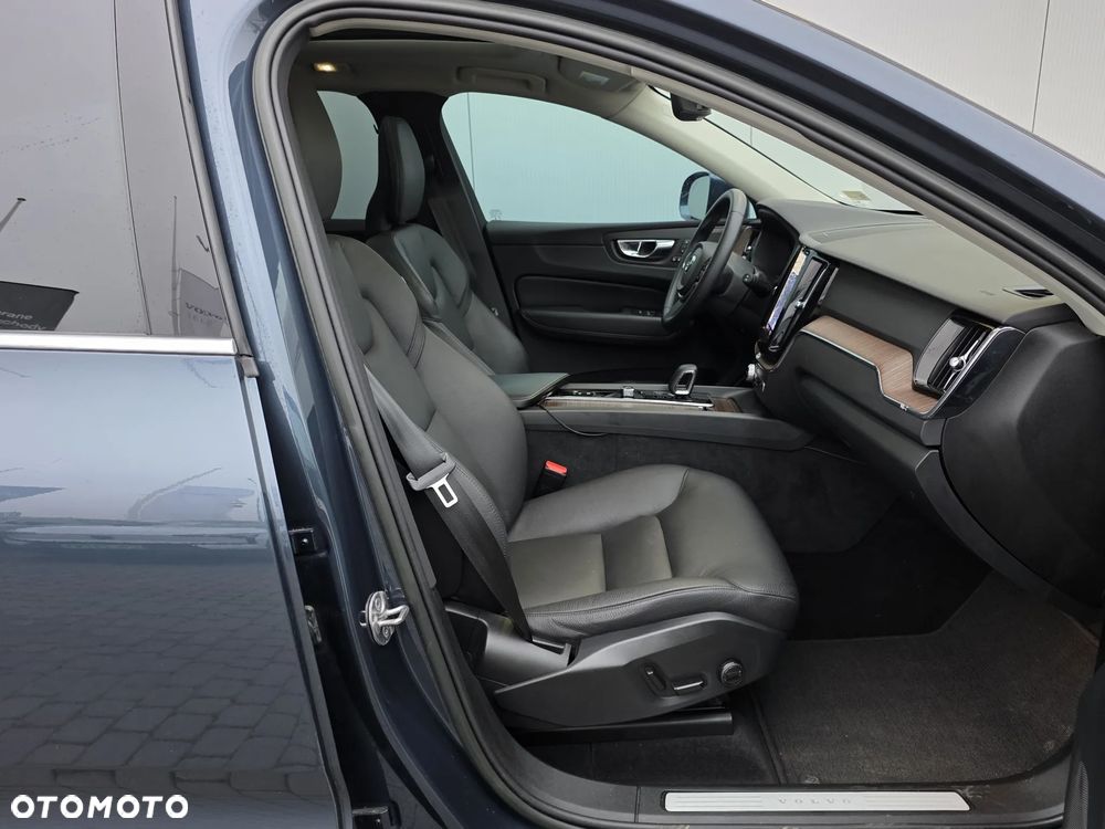 Volvo XC 60 B5 B AWD Plus Bright - 14