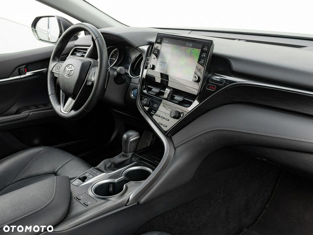 Toyota Camry - 35