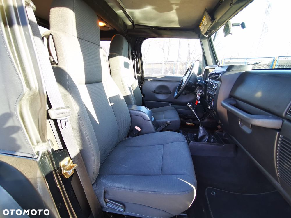 Jeep Wrangler 4.0 Sahara - 10